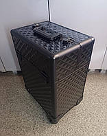Бьюти- кейс ,чемодан мастера для косметики на колесах черный ромб S-011