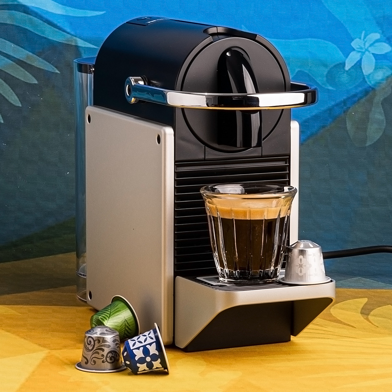 Капсульна кавомашина капсульна Nespresso Pixie Electric Aluminium D62 (Швейцарія!)