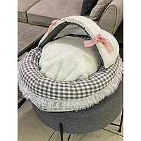 Лежанка люлька для собак Boris House Baby Cradle с плюшевым мартрасом белого цвета в клеточку_TT