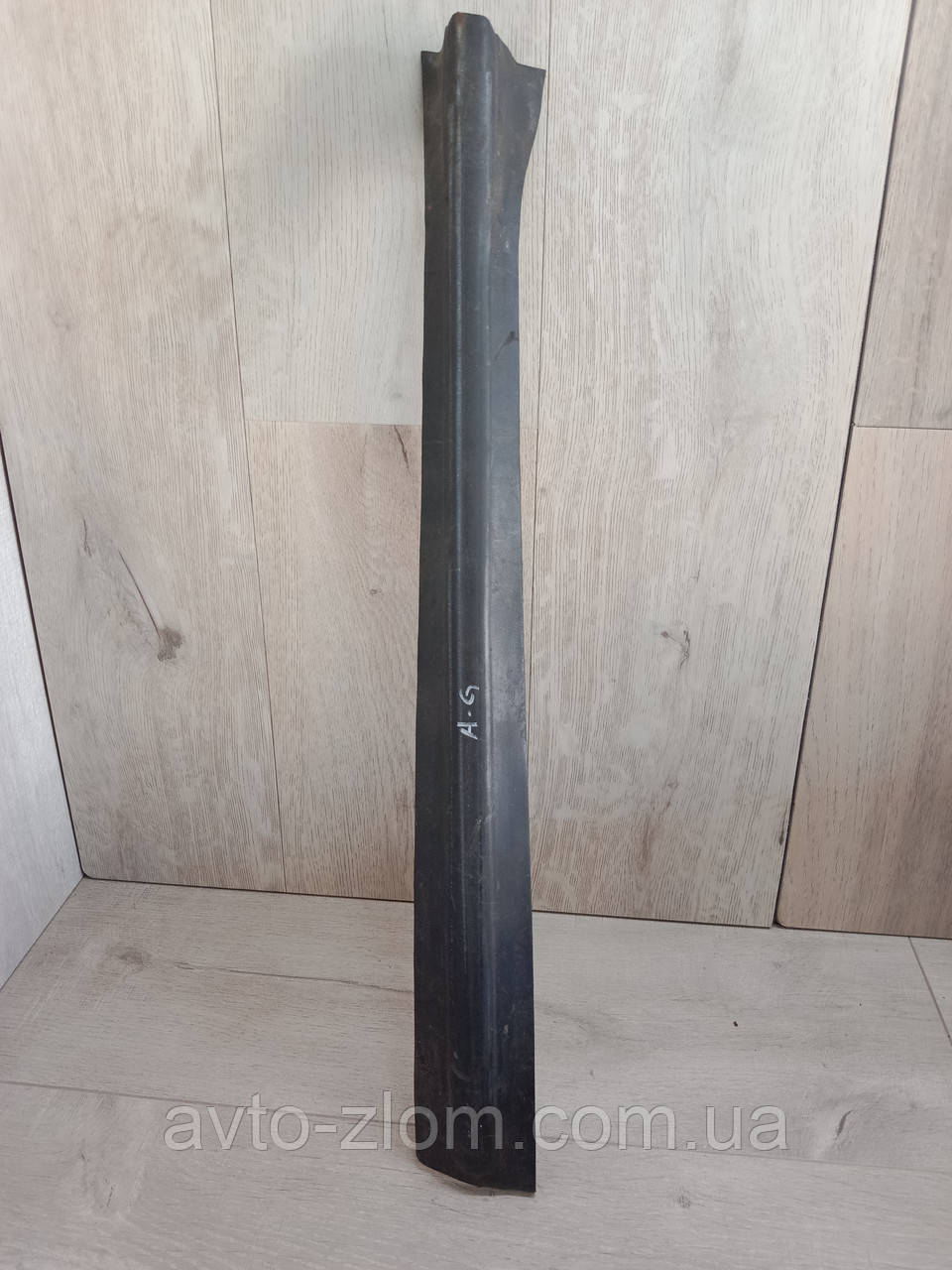 Ущільнювач стійки дверей Opel Astra G, Опель Астра. Правий. 090521920., фото 1