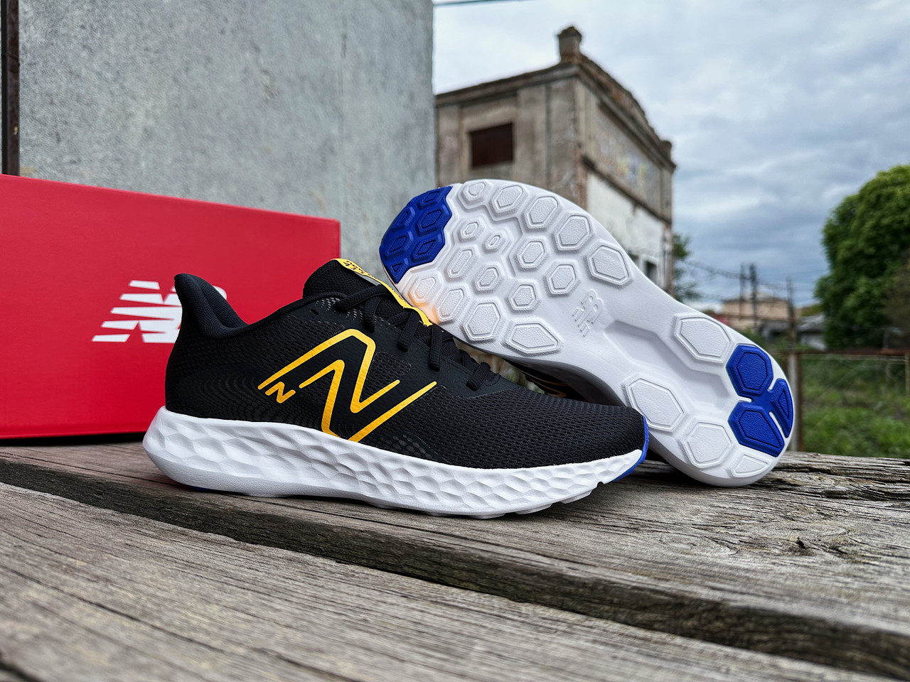 Чоловічі кросівки New Balance 411 v3 M411CB3 чорний Оригінал