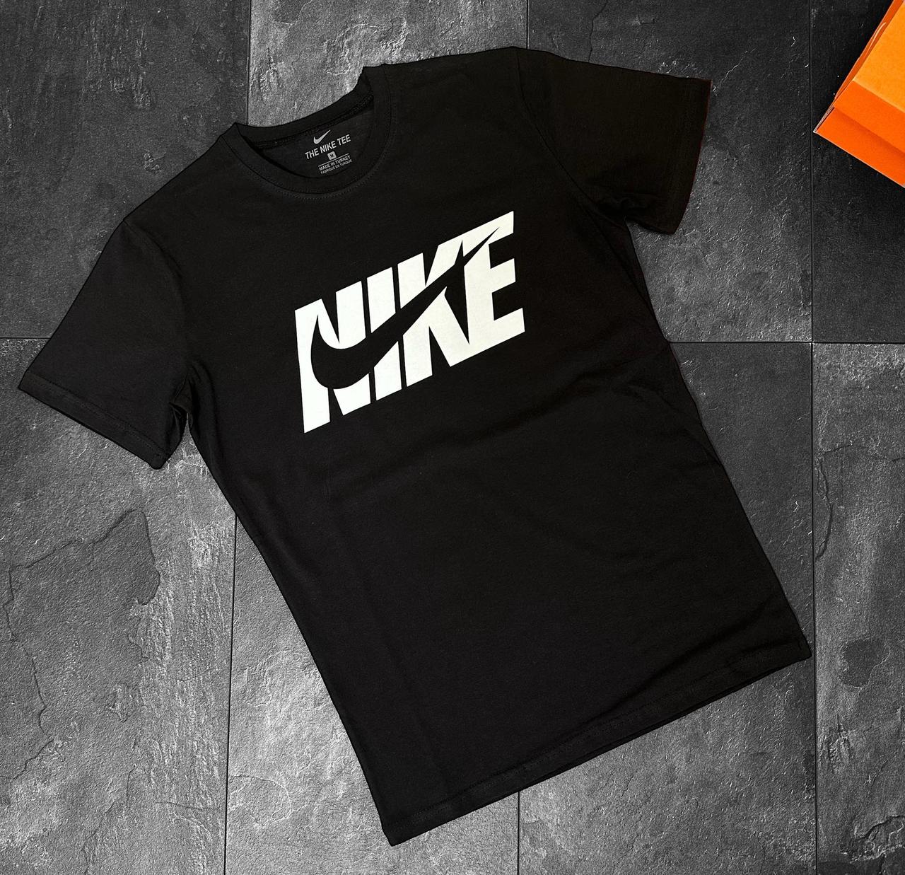 Футболка Big Nike Чорна