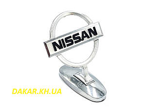 Nissan емблема на ніжці приціл на капот Ніссан