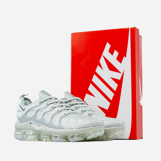 Grey air max vapormax plus hot sale