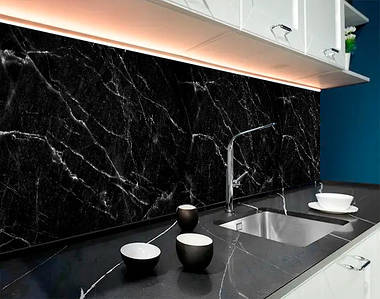 Панель на кухонний фартух жорстка чорний мармур, з двостороннім скотчем 62 х 410 см, 1,2 мм