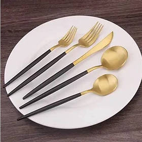 Набір столових приладів