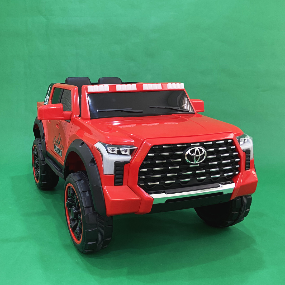Дитячий повнопривідний електромобіль моделі Toyota Tundra Red / Червоний