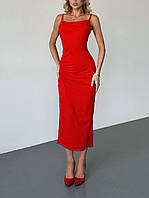 Изысканное красное длинное платье с разрезом
