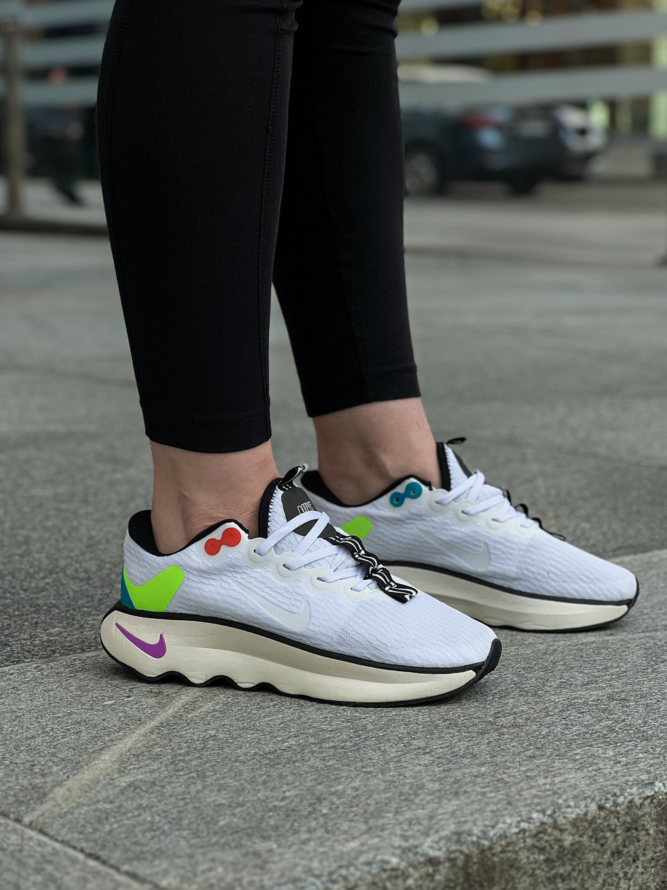 Кроссовки женские Nike Motiva SE / FJ1058-100, фото 1