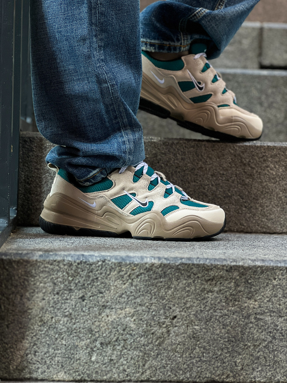 Кроссовки женские Nike Tech Hera "Beige/Green" / FJ9532-110, фото 1