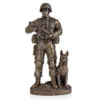 Статуэтка Veronese Военный с собакой 29х15 см полистоун с бронзовым покрытием 176959