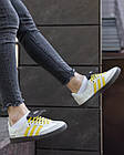 Кросівки жіночі шкіряні Adidas Samba Кросівки адідас білі з жовтими полосками на низькій підошві, фото 7