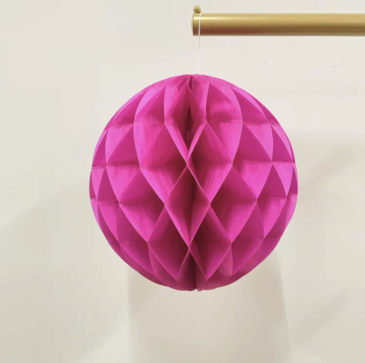 Куля соти паперова 15 см малиновий, фото 1