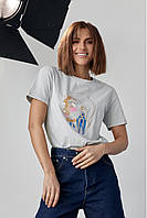 Женская футболка украшена принтом девушки с сережкой - серый цвет, S (есть размеры) sp