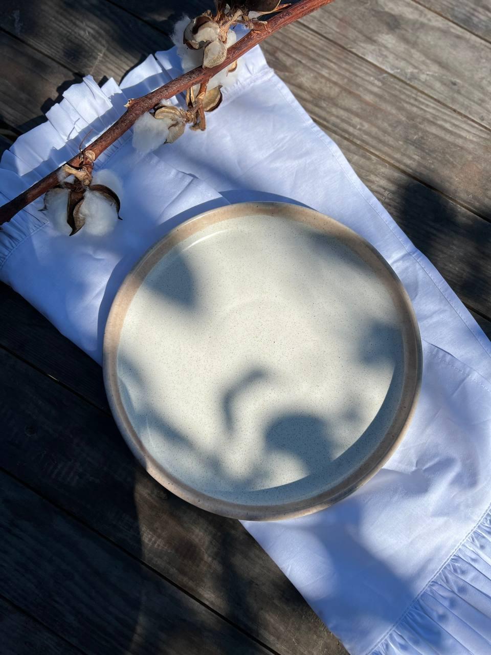 Тарілка Кругла з бортиком 22 см Latte