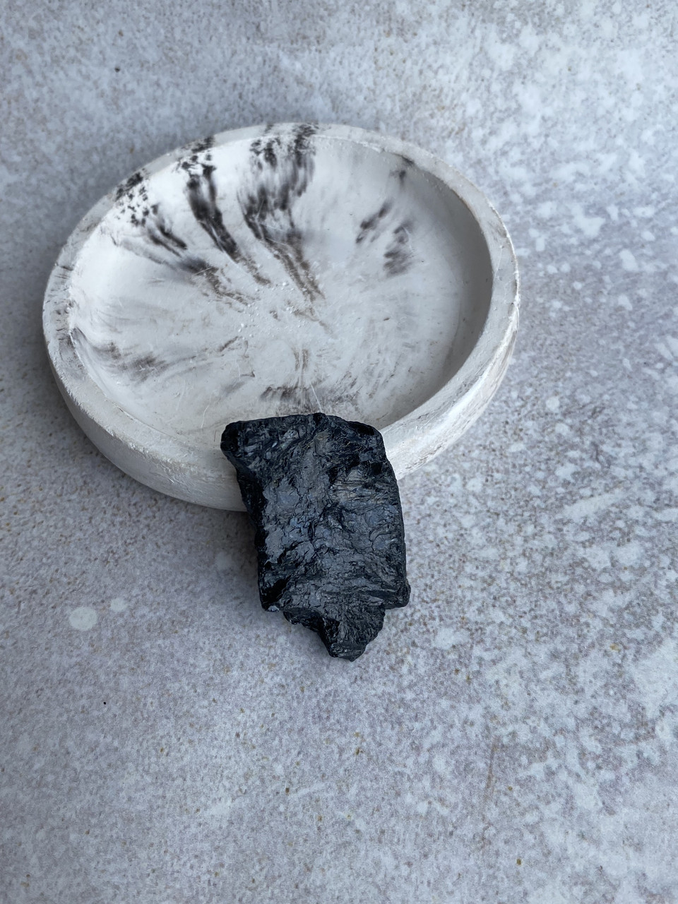 Шерл необроблений натуральний 40*24*11 мм камінь чорний турмалін., фото 1