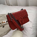 Жіноча сумка на товстому ланцюжку крос-боді з підковою через плече червона, фото 3