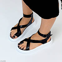 Дизайнерські чорні шкіряні босоніжки через пальця натуральна шкіра на білій підошві взуття жіноче