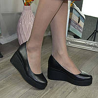 Женские кожаные туфли на устойчивой платформе, цвет черный. 36 размер