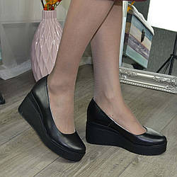 Жіночі шкіряні туфлі на стійкій платформі, колір чорний. 36 розмір