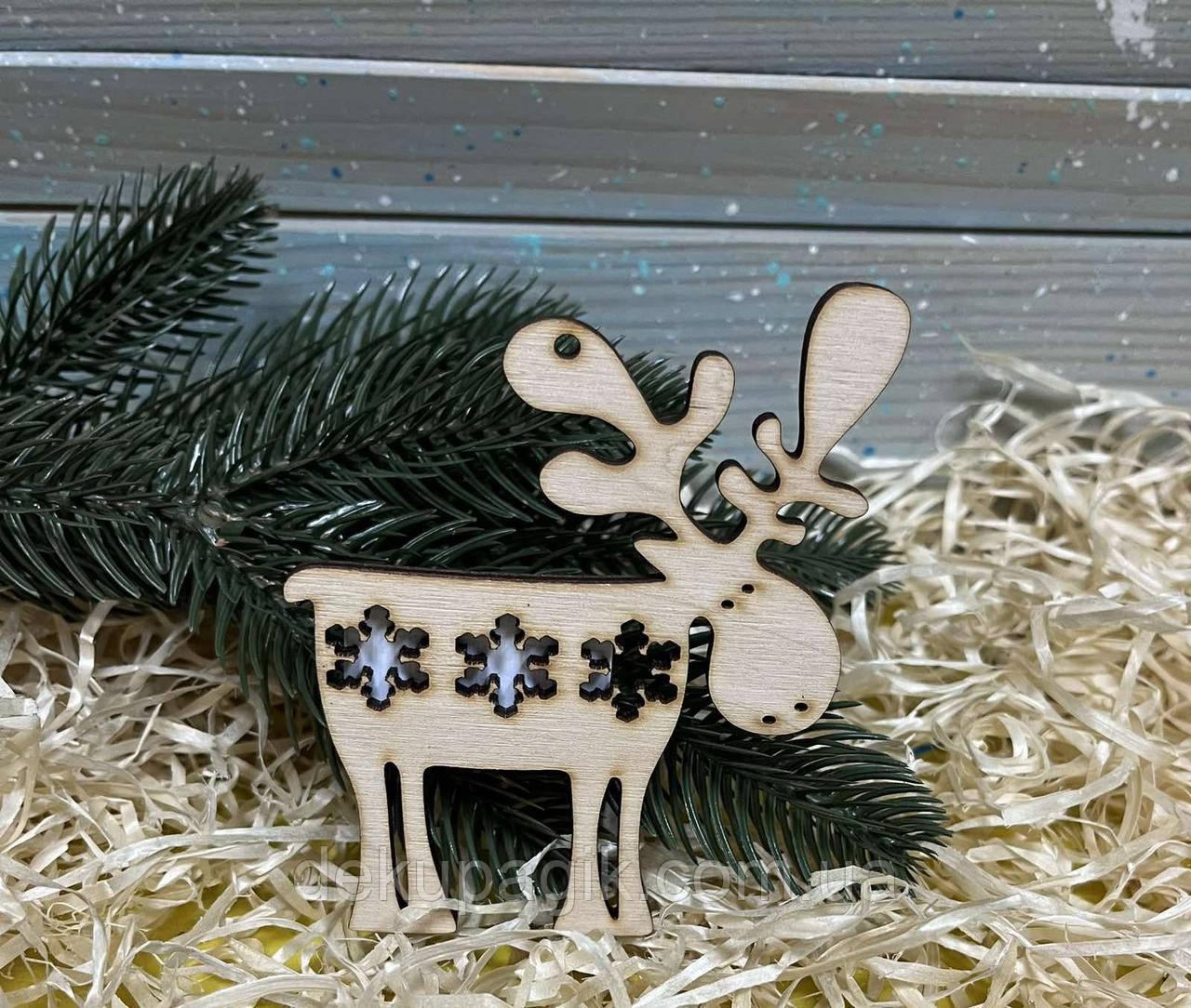 Підвіска Лось зі сніжинками 10см, фото 1