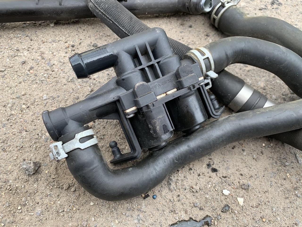 Б/В Клапан Пічки Патрубки охолодження BMW 5 F07 GT N55 64539119164, фото 1