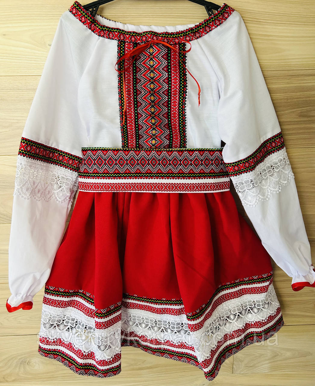 Вишитий костюм для дівчинки, вишиванка дитяча, розмір 7 зріст 140 см
