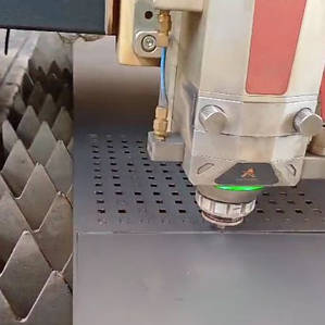 Послуги згинання та лазерне різання, гравіювання металу