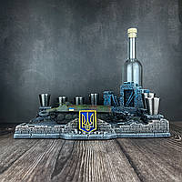 Сувенир патриотический на подарок мужчине "Украинский тягач МТ-ЛБ", с национальной символикой и статуэткой руч