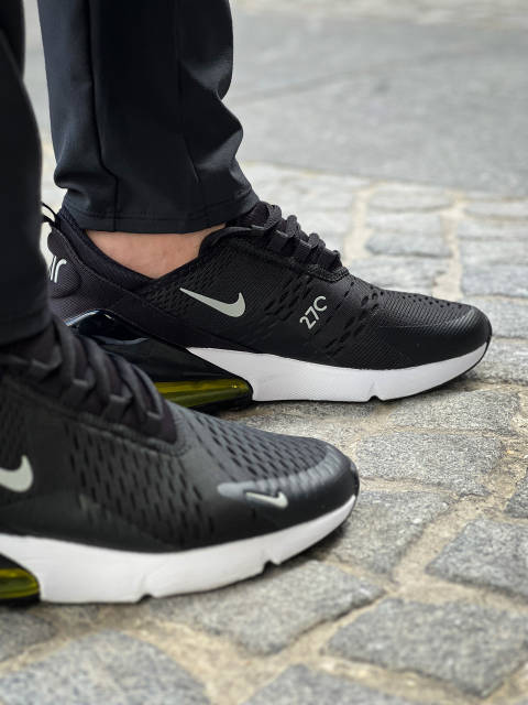 Nike air 270 mens black and gold discount