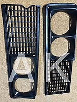 Решетка радиатора ВАЗ 2103 2106 черная пластиковая с очками