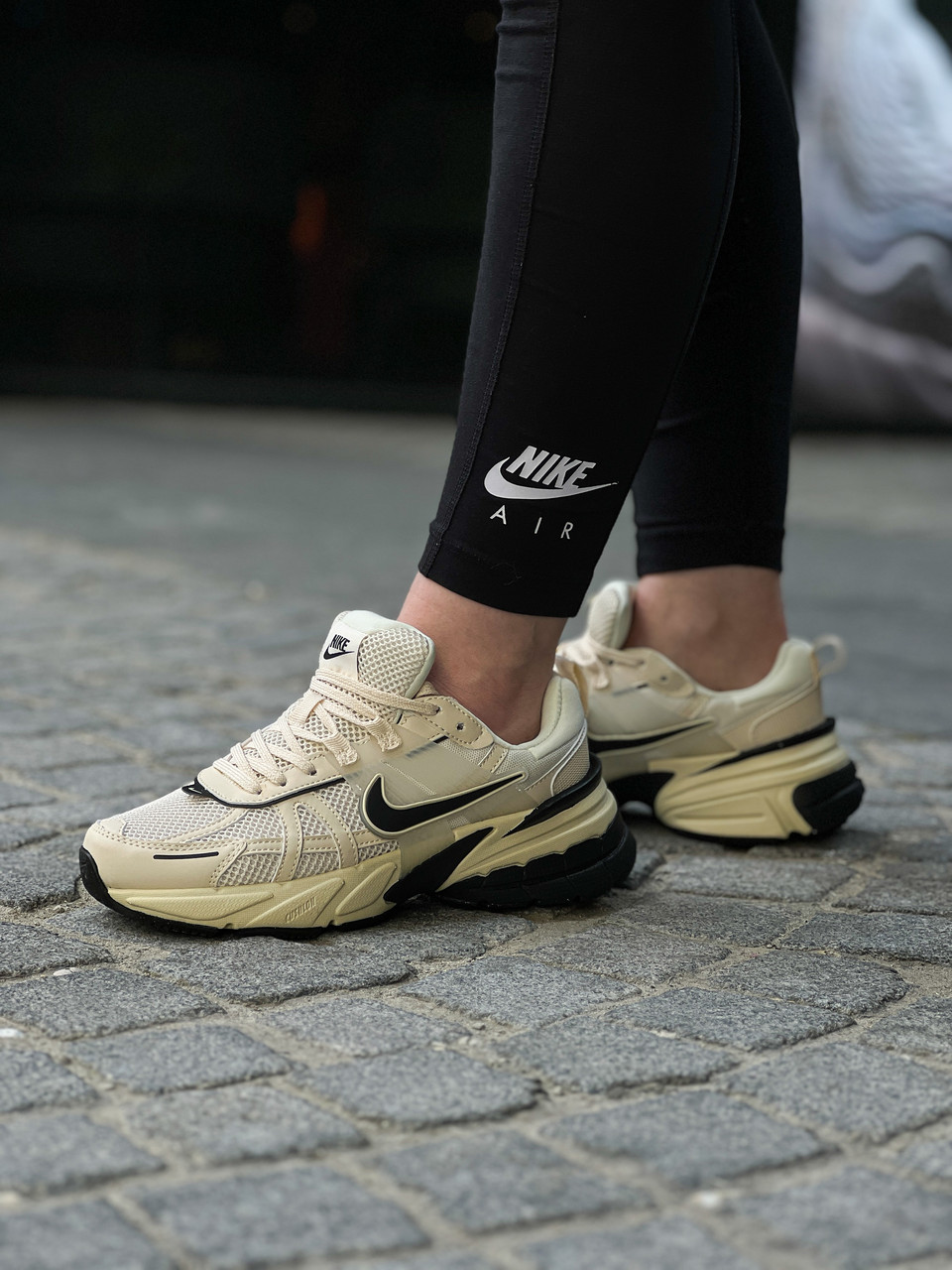 Кросівки жіночі Nike V2K Run "Beige" / FD0736-200
