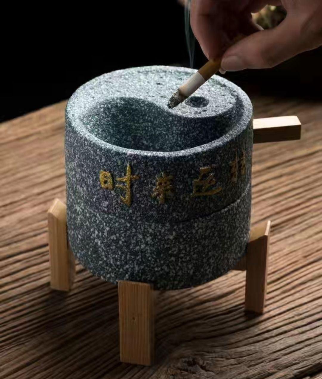 Керамічна попільничка з кришкою "Інь та янь" Блакитна