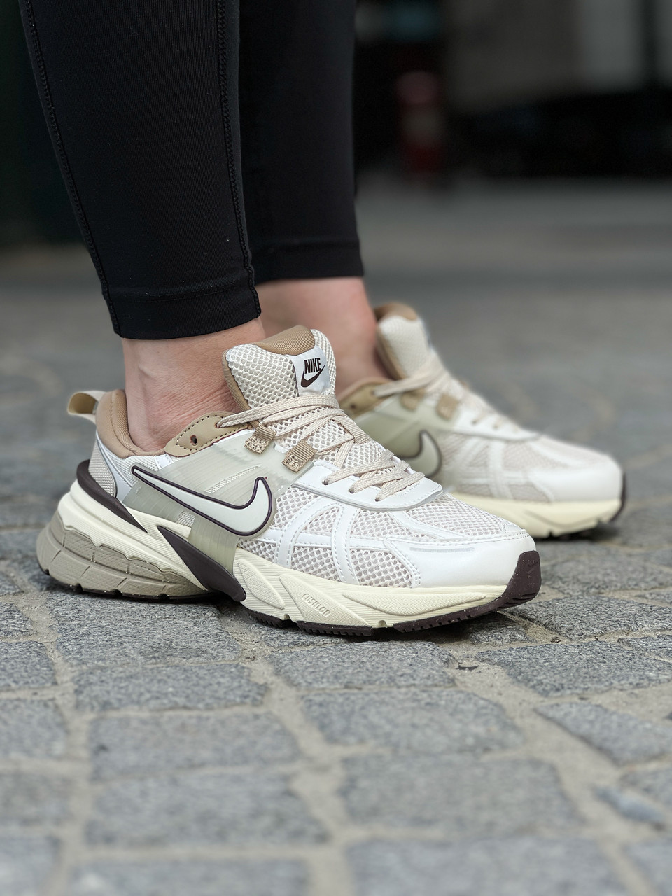 Кросівки жіночі Nike V2K Run "Light Orewood Brown Beige" / FD0736-103, фото 1