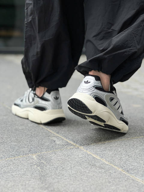 MIDさま専用　a018 a020 Купить Кроссовки женские Adidas Ozmillen 