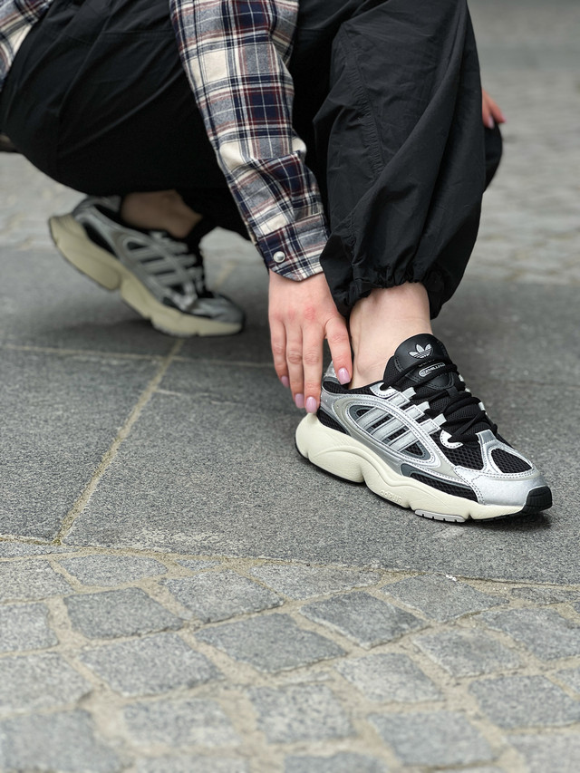 Купить Кроссовки женские Adidas Ozmillen 