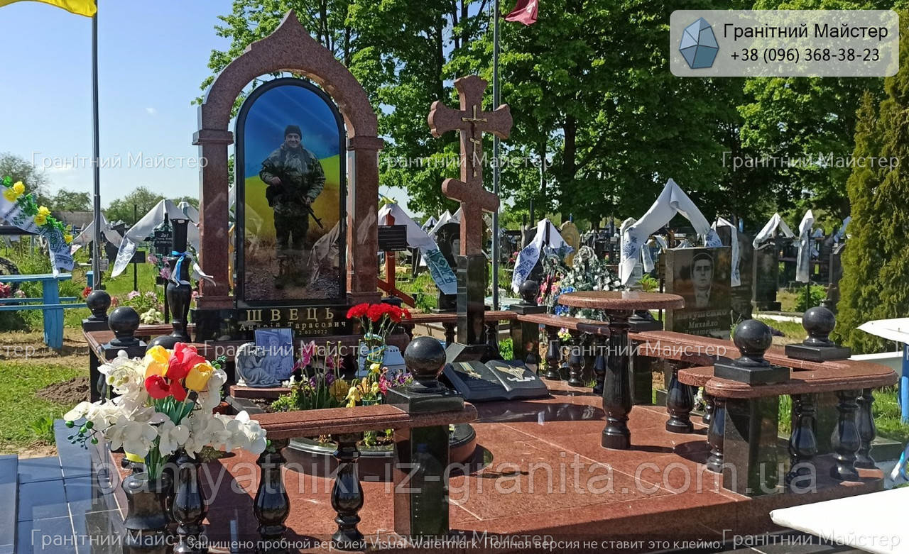 Пам'ятник військовому ЗСУ з червоного граніту № 1611