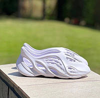Кроссовки тапочки Adidas Yeezy Foam Runner белые полномерные