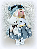 Интерьерная текстильная кукла Дана в шапочке енота, подарочная, игрушка, ручная работа, высота 31 см