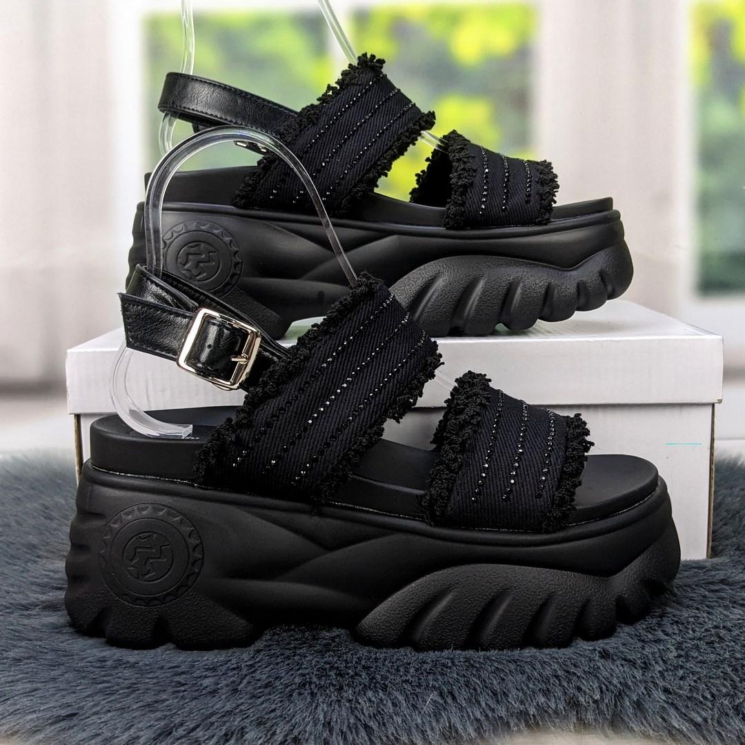 Босоніжки жіночі Dadio спортивні чорні на високій платформі 4448