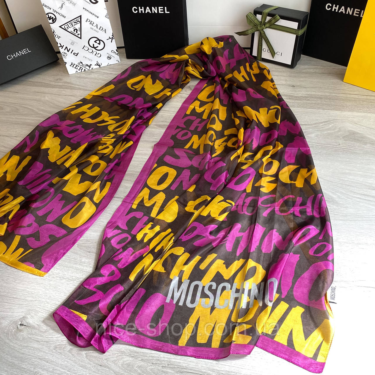 Палантин Moschino шовковий