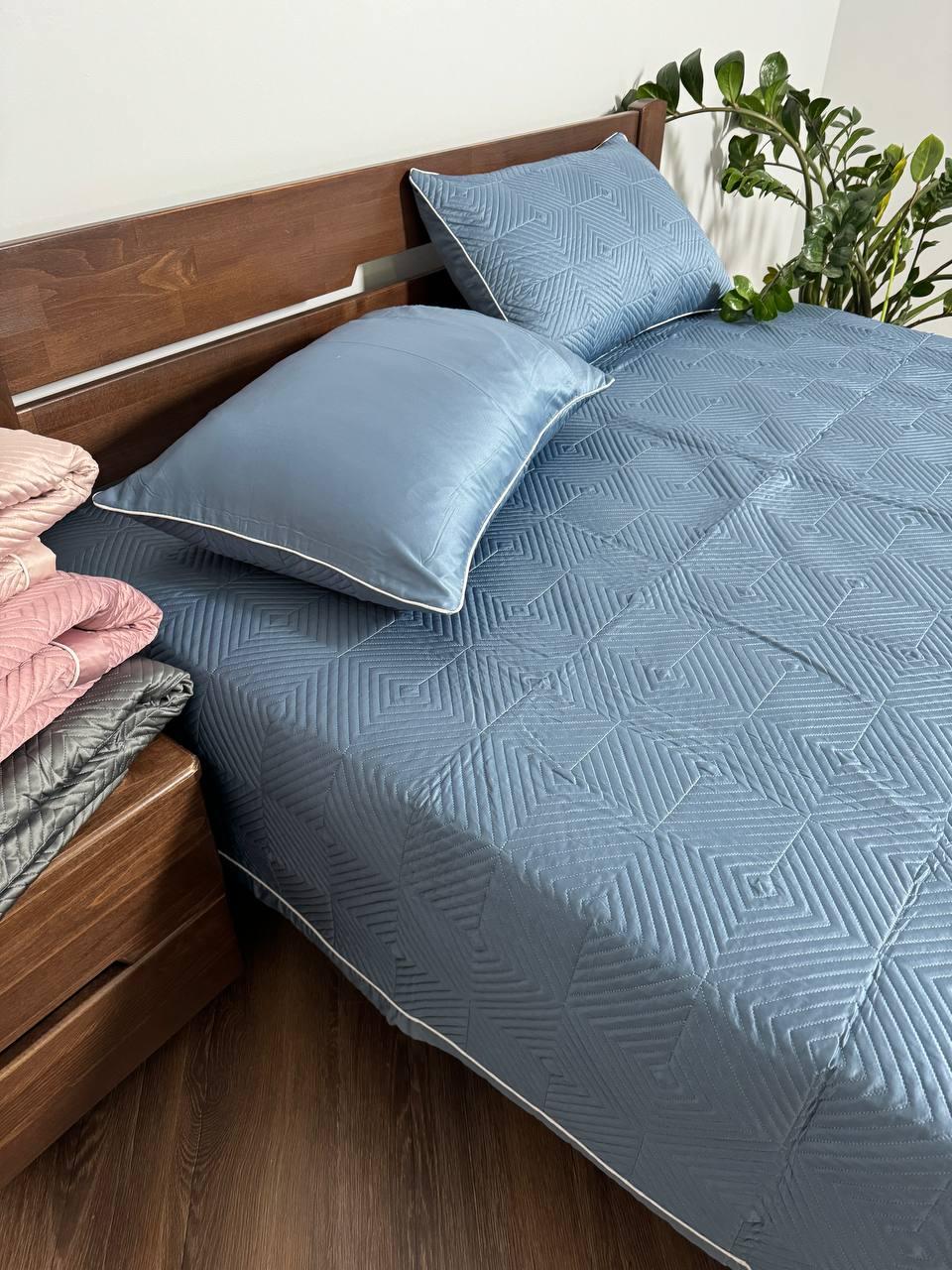 Покривало двухстороннє стьобане з наволочками Євро