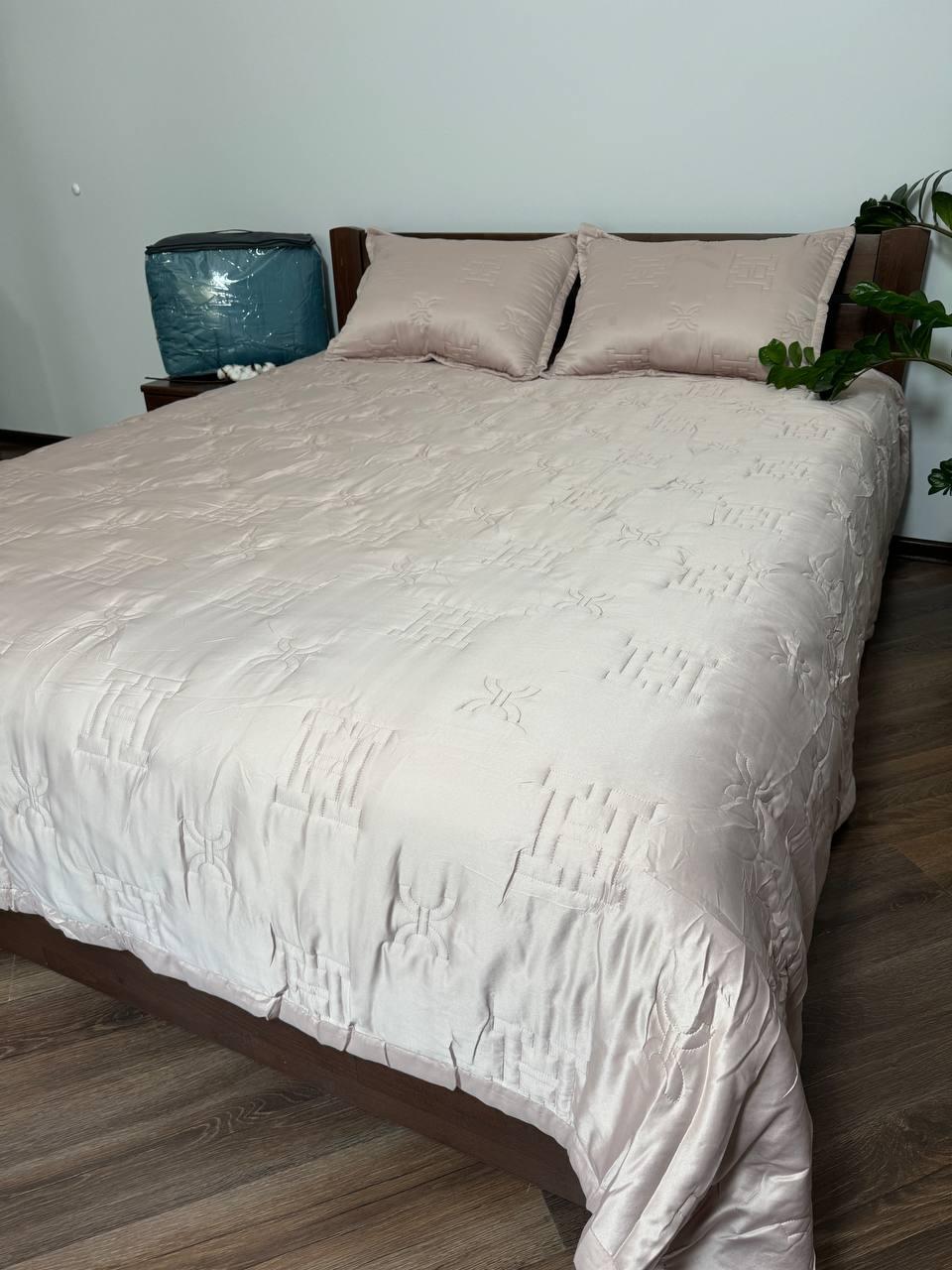 Покривало з наволочками Молочний