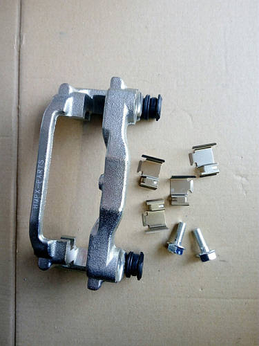 Купить скоба суппорта заднего Transit, цена 780 ₴ — Prom.ua (ID#413379698)