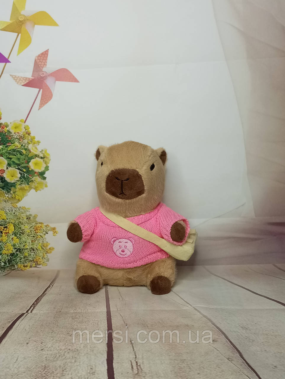 М'яка іграшка Капібара у світері рожевий з ведмедиком 23 см тренд Тік-Тока. Водосвинка