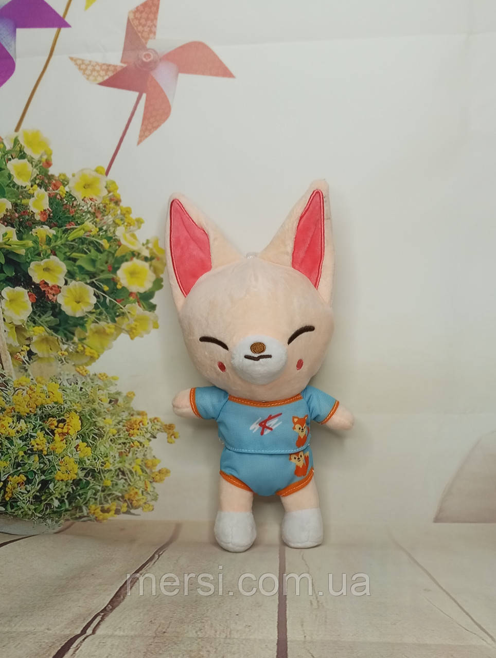 М'яка іграшка лисиця sport K-POP SKzoo Stray Kids Foxl.Ny I.N К-ПОП Стрей Кідс.  Фоксі Ян Чонін 20 см, фото 1