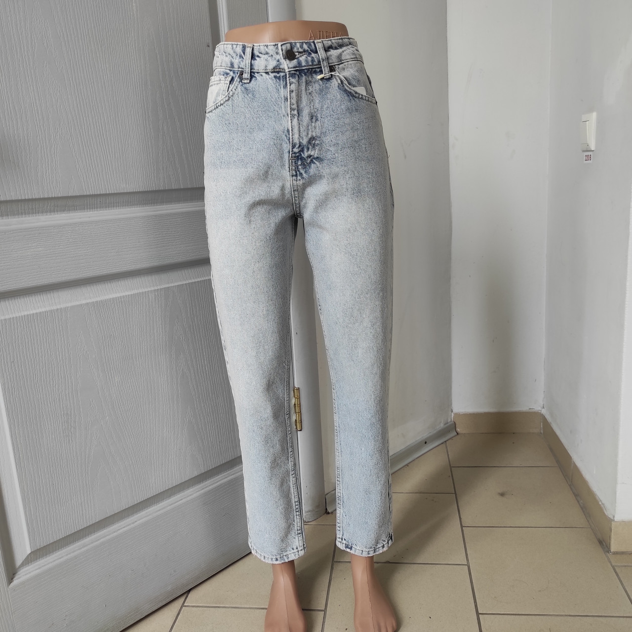 Джинси жіночі МОМ світлі котон 29 блакитні, фото 1