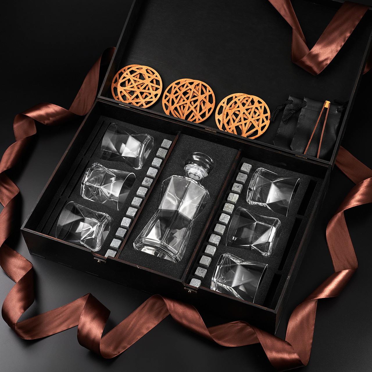 Подарунковий набір 6 склянок для віскі, графином та стеатитовим камінням для охолодження віскі. 6 шт. склянок Bormioli Rocco