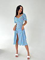 Великолепное женское легкое софтовое голубое платье длины миди с цветочным принтом и разрезом