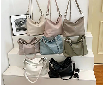 Сумочка жіноча містка на блискавці зі штучної шкіри у різних кольорах Fedya